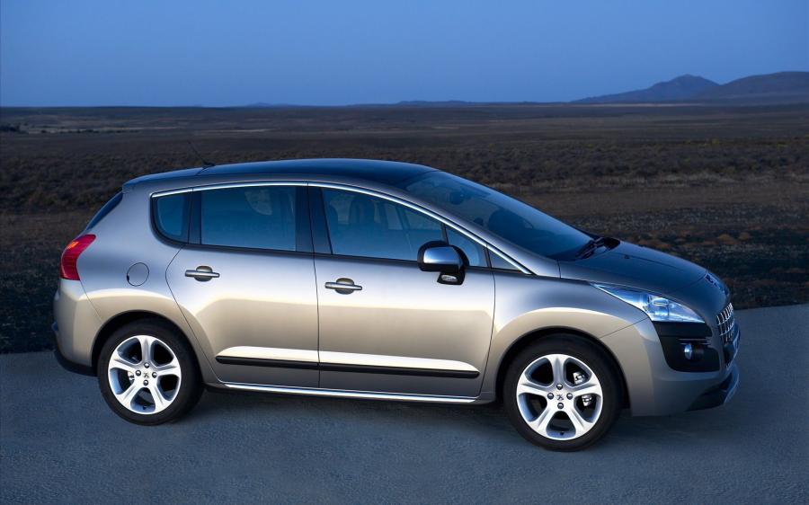  Peugeot 3008 2010 года  (фото 9 из 148)
